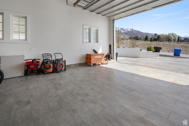 1565 N Overolook Ct, Farmington, UT 84025 - garage featuring a mountain view