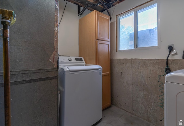 4740 S 3040 W, Taylorsville, UT 84129 - laundry area featuring washer / dryer and cabinet space