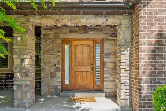 1737 S Kerrybrook Dr, Kaysville, UT 84037 - property entrance featuring brick siding and stone siding