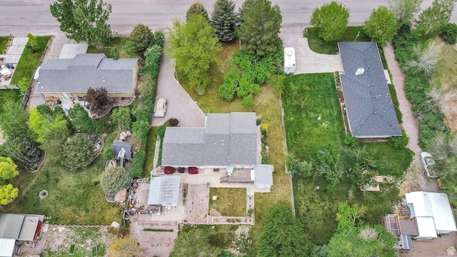 aerial view of property and surrounding area