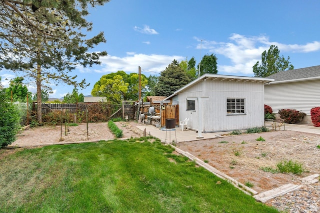 view of yard with a patio area