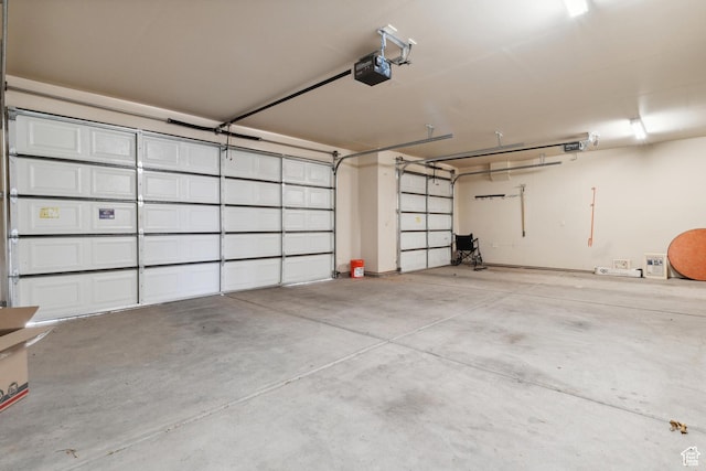 417 E Stonehedge Cir, Washington, UT 84780 - garage with a garage door opener