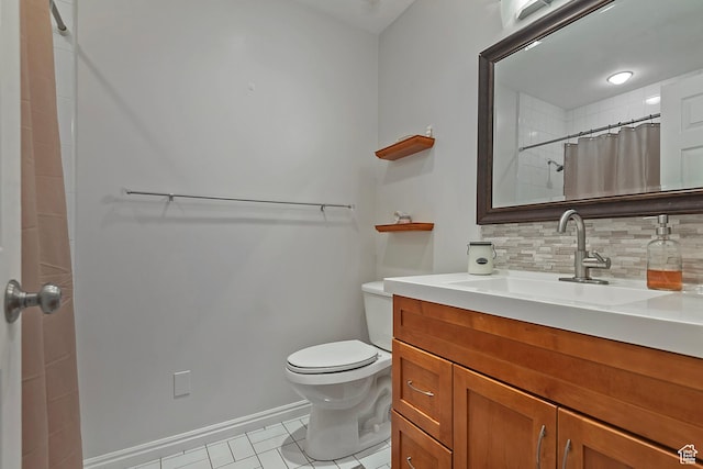 193 Coventry Ln, North Salt Lake, UT 84054 - bathroom with decorative backsplash, toilet, baseboards, vanity, and a shower with shower curtain