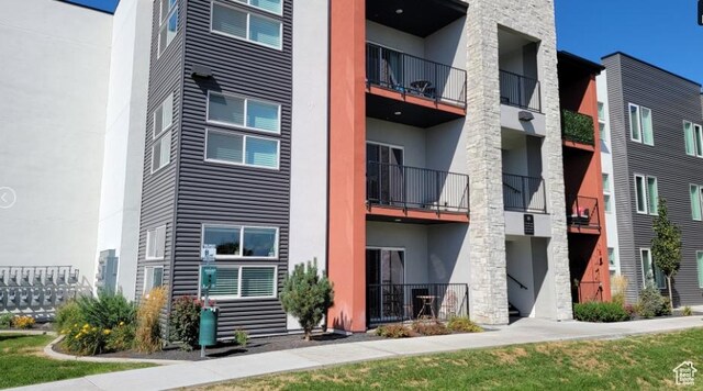 875 S Depot St Unit C, Clearfield, UT 84015 - photo 1