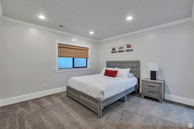 bedroom with baseboards, carpet floors, recessed lighting, and crown molding