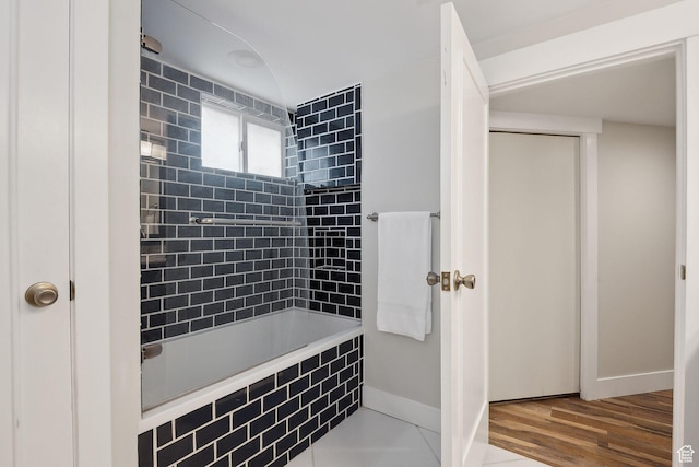 2484 S 800 E, Salt Lake City, UT 84106 - full bath with baseboards
