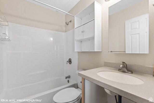 1688 N 175 W, Cedar City, UT 84721 - full bathroom featuring toilet, washtub / shower combination, vanity, and a textured ceiling