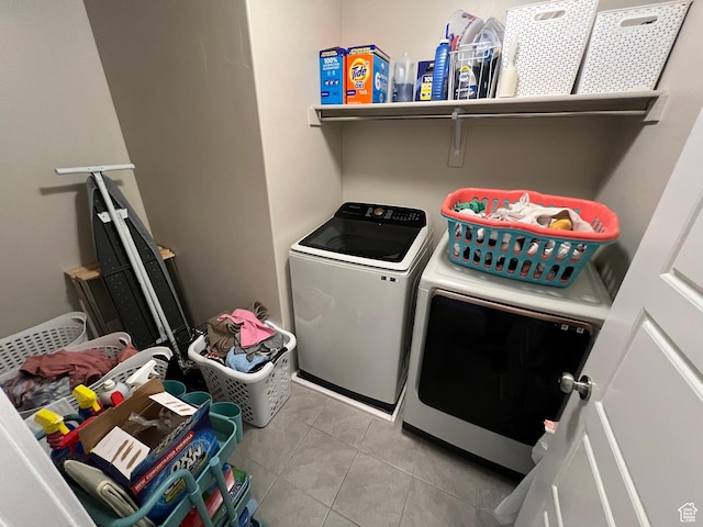 1297 W 450 N, Springville, UT 84663 - laundry area featuring washer and clothes dryer and light tile patterned floors