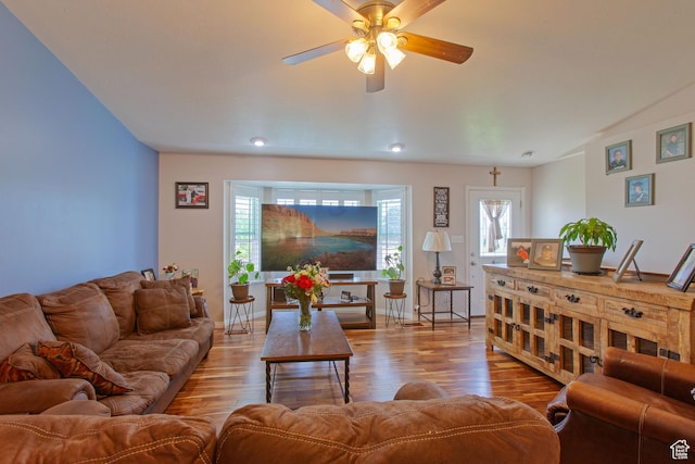 841 W 1235 S, Payson, UT 84651 - living room featuring a ceiling fan, wood finished floors, and recessed lighting