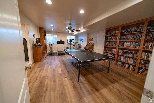 rec room featuring ceiling fan, recessed lighting, light wood finished floors, and baseboards