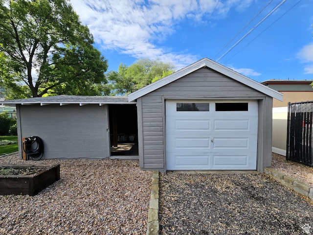 44 S 700 E, Provo, UT 84606 - garage with fence