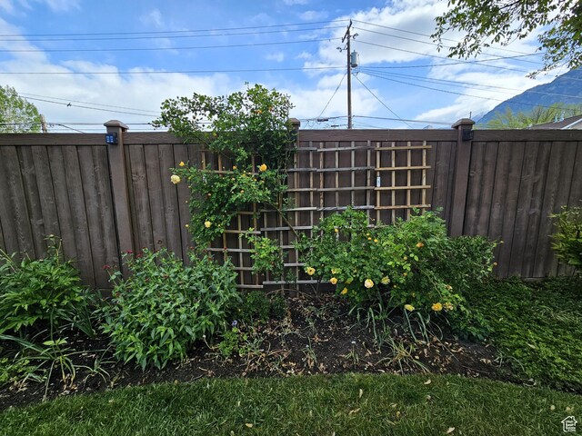 44 S 700 E, Provo, UT 84606 - view of yard featuring fence