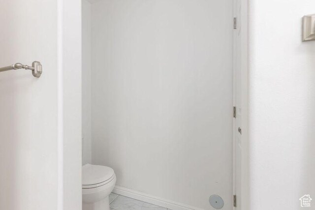 540 N 100 E, Hyde Park, UT 84318 - bathroom featuring baseboards and toilet