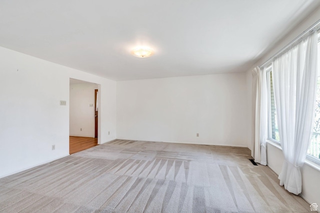 3165 N Bannock Dr E, Provo, UT 84604 - empty room featuring light carpet