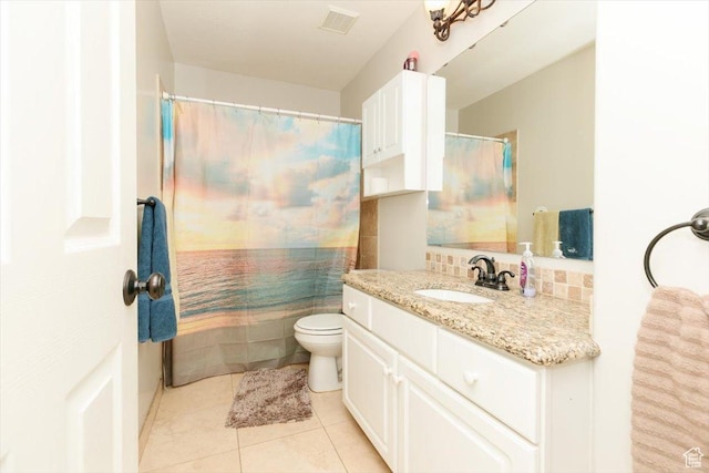 375 S 900 E, Smithfield, UT 84335 - bathroom featuring tile patterned flooring, toilet, vanity, a shower with shower curtain, and backsplash