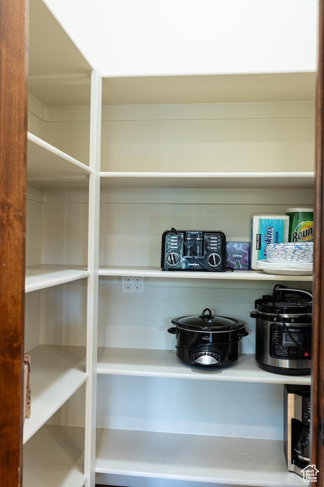 2090 N Tuweap Dr Unit 15, St George, UT 84770 - view of pantry