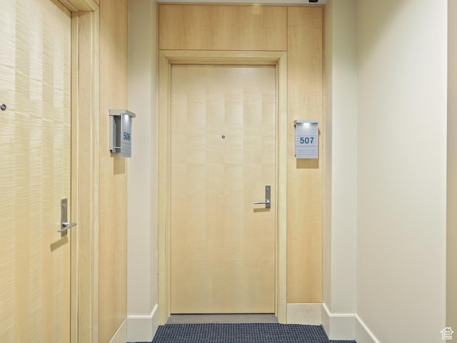 35 E 100 S Unit 507, Salt Lake City, UT 84111 - hall with baseboards