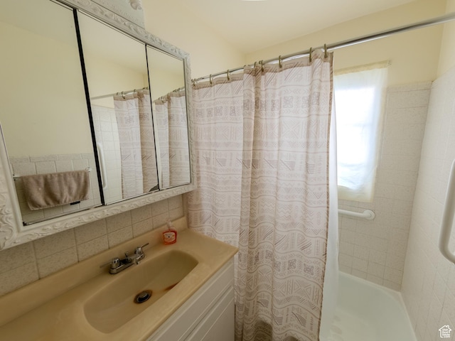 657 N Rambler Dr N, Salt Lake City, UT 84116 - bathroom with shower / tub combo and vanity