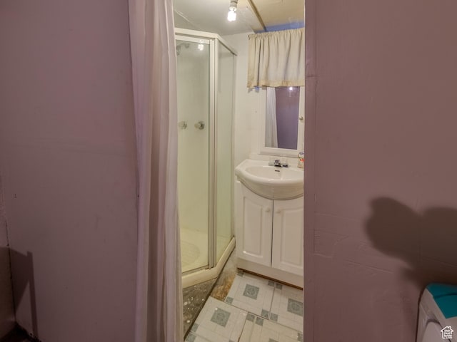 657 N Rambler Dr N, Salt Lake City, UT 84116 - full bath featuring a stall shower and vanity