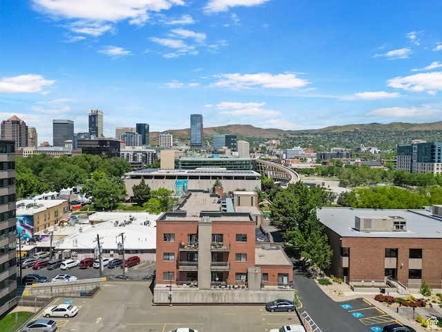 city view featuring a mountain backdrop