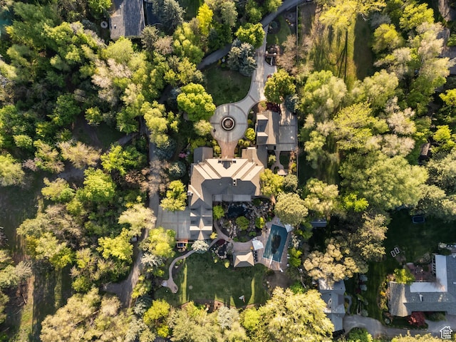 aerial view of property and surrounding area