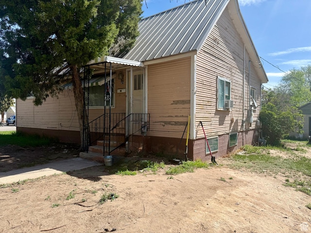 479 S Vernal Ave, Vernal, UT 84078 - bungalow featuring metal roof