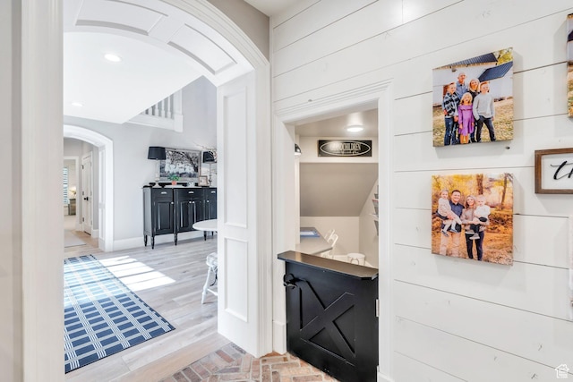 575 S 1560 E, Mapleton, UT 84664 - entrance foyer with arched walkways, baseboards, and wood finished floors
