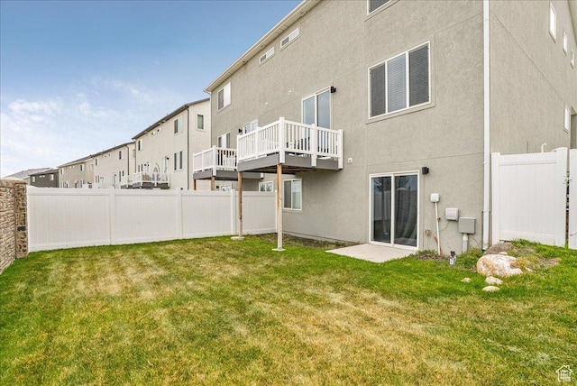 7881 S Highlandpoint Way, West Jordan, UT 84081 - back of property with stucco siding and a residential view