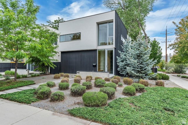 608 S 400 E, Salt Lake City, UT 84111 - modern home featuring stucco siding