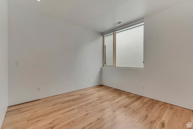 608 S 400 E, Salt Lake City, UT 84111 - unfurnished room featuring wood finished floors