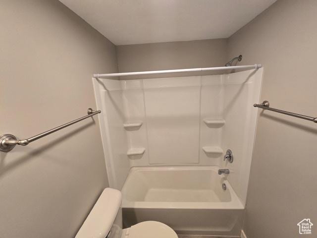 834 N Sapphire St, Morgan, UT 84050 - bathroom with toilet and shower / bathtub combination