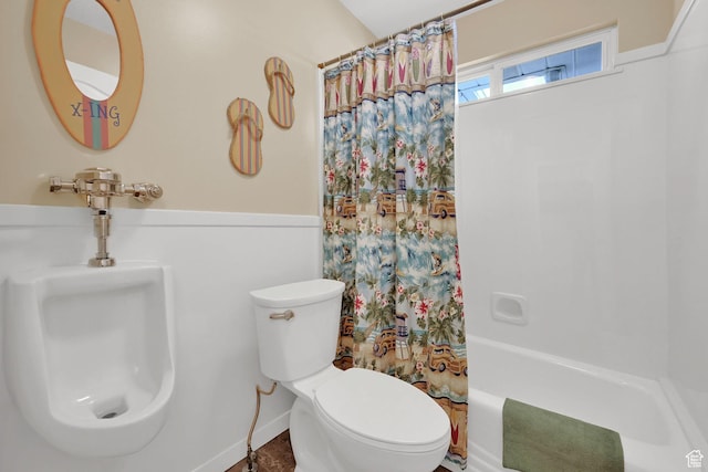 857 E 3250 N, North Ogden, UT 84414 - bathroom featuring toilet, shower / bath combo, and baseboards