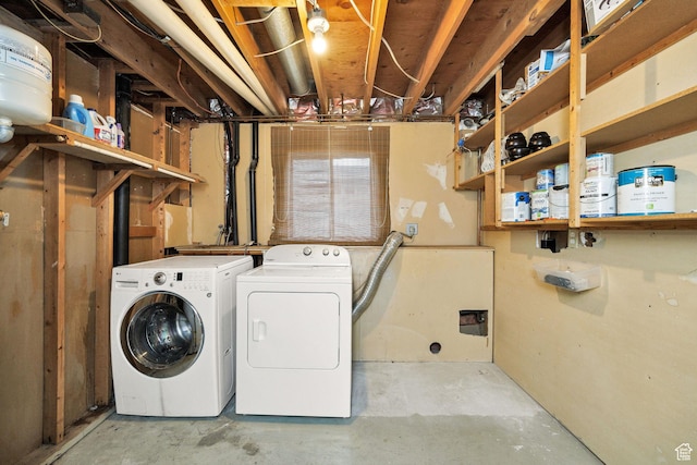 910 W 370 S, Logan, UT 84321 - laundry room featuring washing machine and clothes dryer
