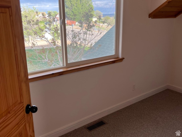 detailed view of baseboards