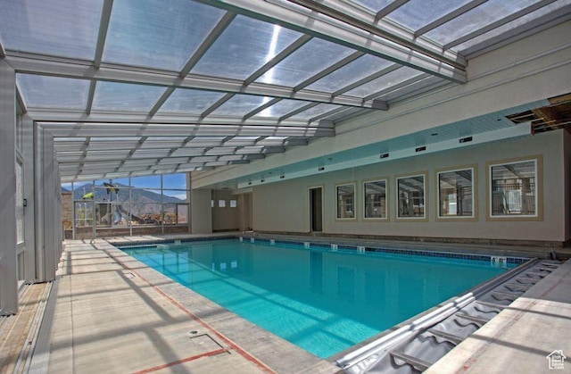 972 S High Ridge Rd, Spanish Fork, UT 84660 - indoor pool with a lanai and a mountain view