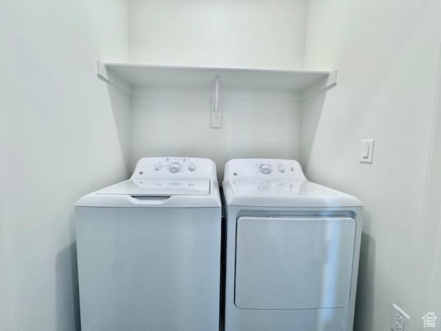 2336 W James Way Unit J34, West Haven, UT 84401 - laundry room with washer and dryer
