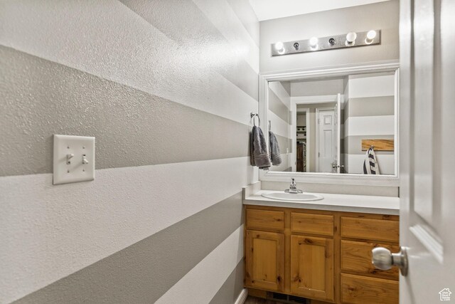 78 N Peach St E, Santaquin, UT 84655 - bathroom with vanity and a textured wall