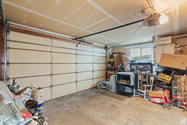 78 N Peach St E, Santaquin, UT 84655 - garage with a garage door opener