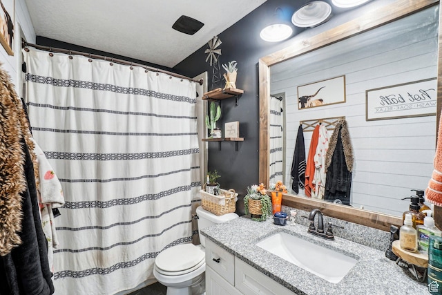 517 E Canyon View Dr N, Ogden, UT 84404 - full bath featuring toilet, vanity, and a shower with curtain