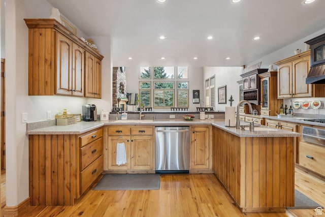 861 N 1100 E, Pleasant Grove, UT 84062 - kitchen with dishwasher, a sink, recessed lighting, light wood-type flooring, and a warming drawer