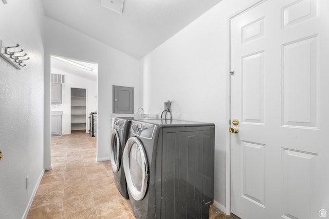 39 N 3850 W, Hurricane, UT 84737 - clothes washing area featuring independent washer and dryer and baseboards