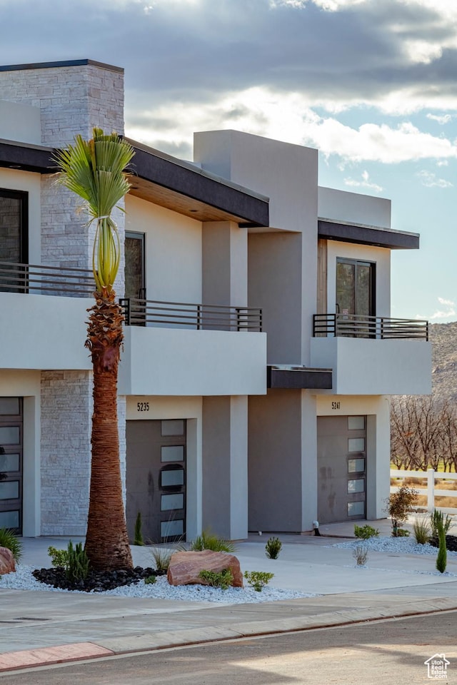 5266 W 2480 S Unit 132, Hurricane, UT 84737 - view of property with a garage and fence