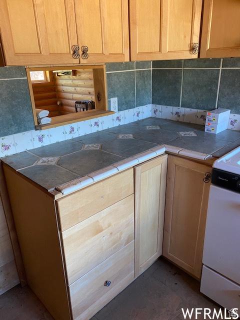 13093 E Oak Canyon Rd N, Huntsville, UT 84317