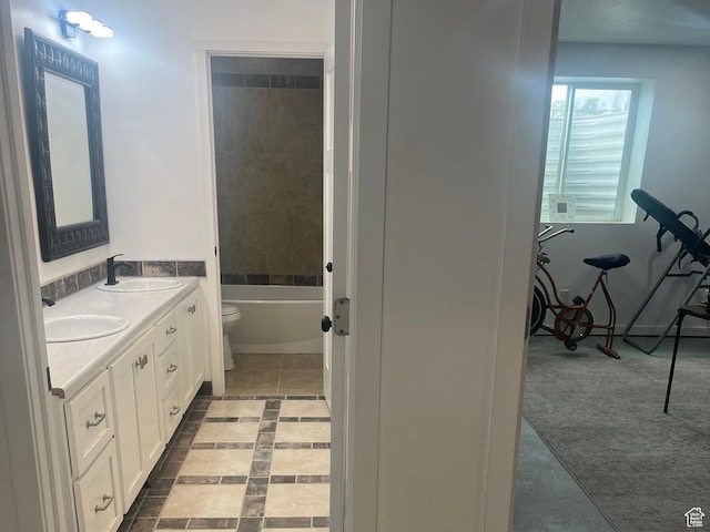 365 N 100 E, Ferron, UT 84523 - bathroom with a bathtub, toilet, and double vanity