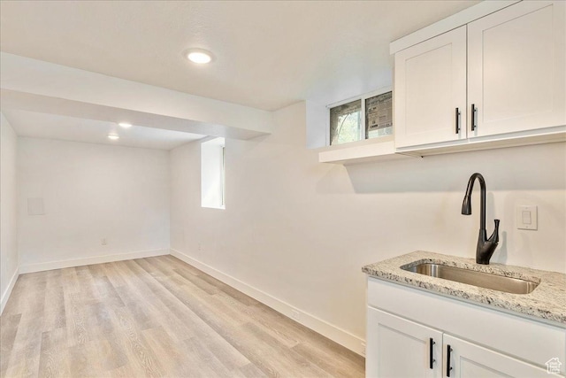 1042 E 460 S, Provo, UT 84606 - washroom featuring a sink, baseboards, light wood-type flooring, plenty of natural light, and recessed lighting