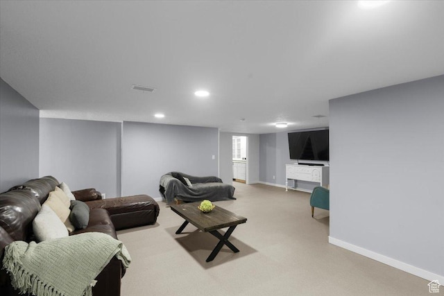 131 N 100 W, Hyrum, UT 84319 - living room featuring baseboards, light carpet, and recessed lighting