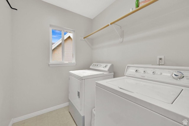 1076 E Creekside, Ogden, UT 84404 - laundry area with separate washer and dryer and baseboards
