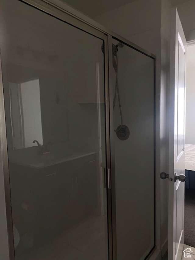 5841 W Lake Ave, South Jordan, UT 84009 - full bathroom featuring a shower stall