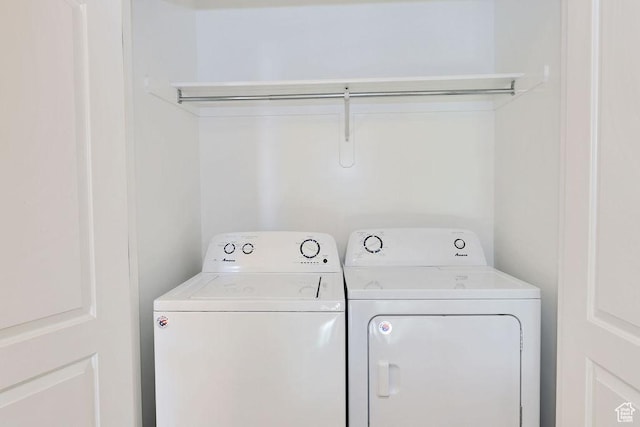 1852 E Whitetail Dr N Unit 106, Layton, UT 84040 - laundry area featuring independent washer and dryer