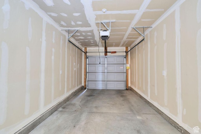 1852 E Whitetail Dr N Unit 106, Layton, UT 84040 - garage with a garage door opener